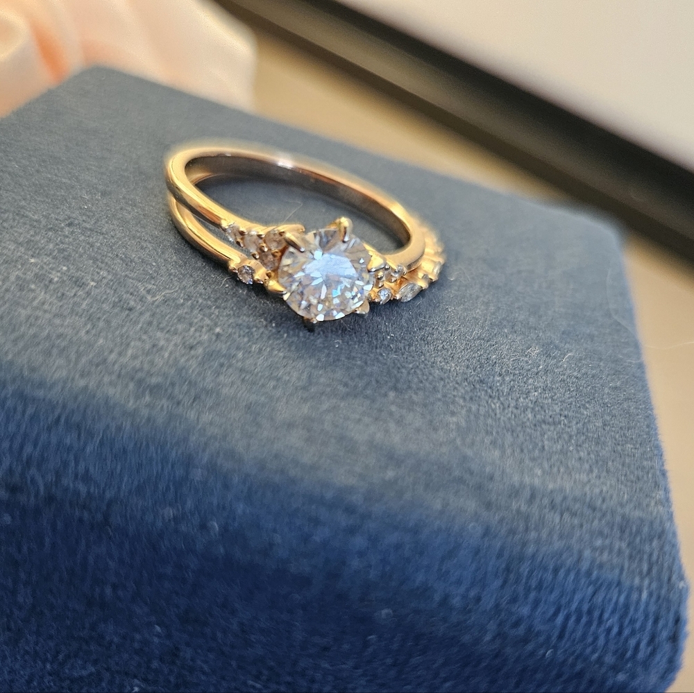 Moissainte & Rose Gold Wedding Set